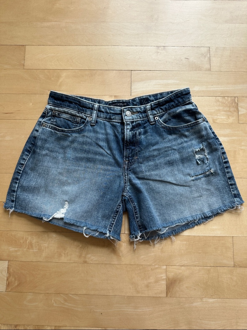 Lucky Brand Distressed Denim Jean Shorts in Faded Blue